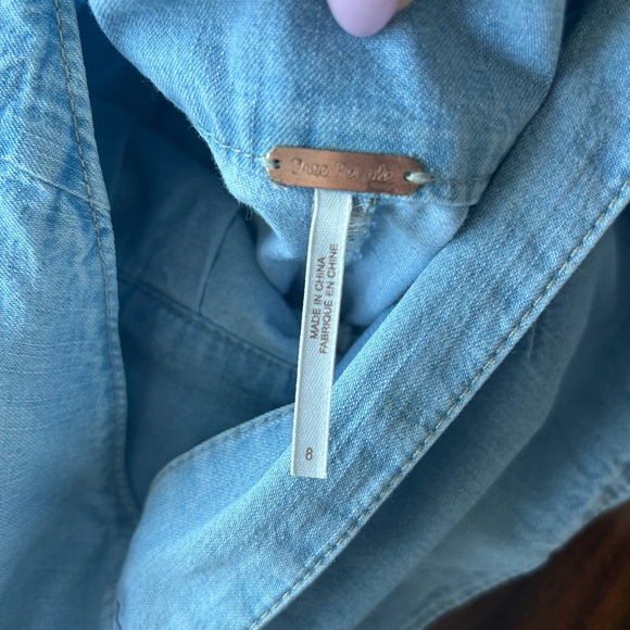 Free People Fara Chambray Jumpsuit, Size 8 - Picture 8 of 8